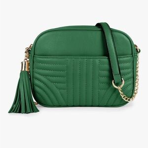 EVVE Kelly Green Quilted Crossbody Bag.  NWOT